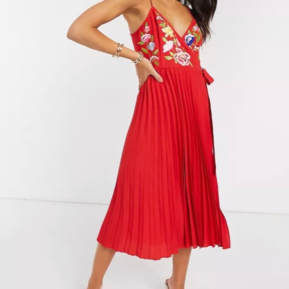 COPY - Embroidered pleated dress